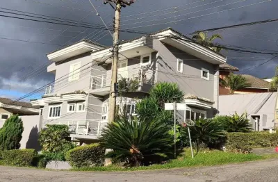 Sobrado a  venda com 3 suites no Condominio Aruã - Mogi das Cruzes