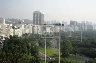 Maravilhoso condomínio - bem administrado - portaria 24 horas -  ajardinado - apartamento claro - varandão - vistão - 4 quartos - armários - suite - 2 dependências de empregada - 1 vaga na escritura