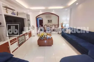 Flamengo - rua são salvador - luxo - apto todo reformado - tipo casa - charmosa - 4 quartos - vaga