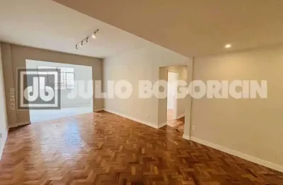 Rua Soares Cabral, apartamento todo reformado, 3 quartos sendo 1 suíte,1 vaga na escritura, Confira!!!