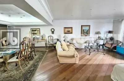 Copacabana, salão, 4 quartos, 2 suites, copacozinha, 4 vagas.