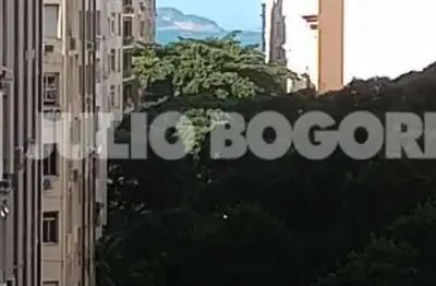 Localização cobiçada, entre a praia de copacabana e a lagoa rodrigo de freitas  apartamento reformado com sala e quarto