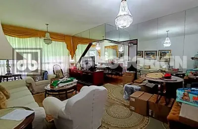 Copacabana, posto 3, 2 quartos, suíte, vaga, Playgroud, salão de festas, salão de jogos