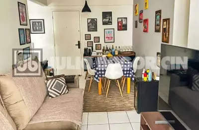 Apartamento, varanda, 2 quartos (suíte) vaga escriturada, infraestrutura.
