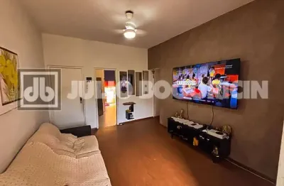 Excelente Apartamento, 2 quartos, frente, 1 vaga na escritura, Oportunidade!!!
