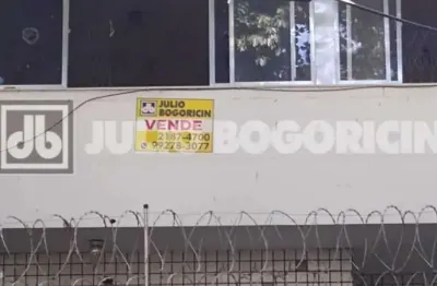 Ampla Casa 293M² frente de rua : Duplex , comercial, Vila Isabel. 10 salas, 8 banheiros, depósito e 2 vagas. OPORTUNIDADE.