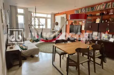 Imperdível,  excelente apartamento, 2 quartos, dependência completa na melhor localização da tijuca!