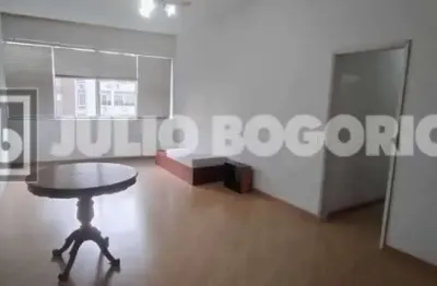 Alto uruguai, área nobre. apartamento, 3 quartos, lavabo, dependências completas, vaga de garagem. metrô uruguai e farta comércio e condução. oportunidade !!!