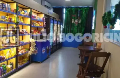 Imperdível. rua barão de mesquita. lindo apartamento, reformadíssimo, sala 2 ambientes, 2 quartos, banheiro com blindex, cozinha, pia granito, armários.