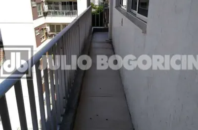 Metrô Saens Pena. Apartamento duplex vazio. Sala 2 ambientes, 4 quartos, sendo 3 suítes,  2 vagas escrituradas.