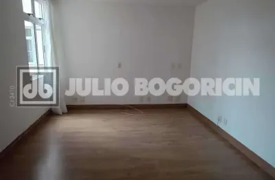 Tijuca pereira de siqueira dois quartos suite garagem. Oportunidade.