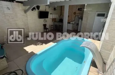 Casa com 3 quartos à venda na rua peixoto de carvalho, zumbi, rio de janeiro, 132 m2 por r$ 650.000