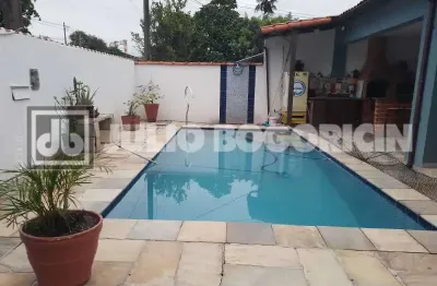 Casa com 4 quartos à venda na avenida ilha das enxadas, bancários, rio de janeiro, 251 m2 por r$ 710.000