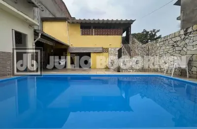 Casa de rua : Duplex / Residencial / Freguesia (Ilha do Governador)