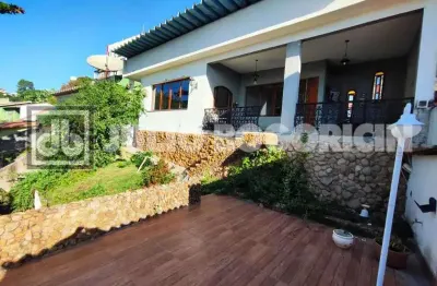 Casa com 2 quartos à venda na Rua Auvernia, Tauá, Rio de Janeiro