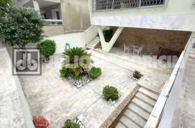 Excelente casa linear no Jd. Guanabara / 4 suítes / piscina e churrasqueira / 1 vaga