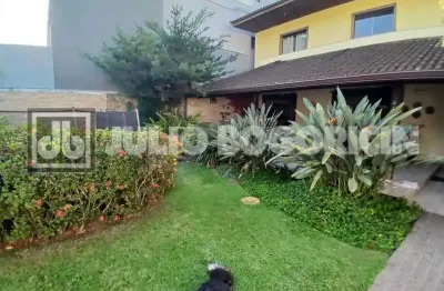 Casa duplex condomínio rio mar barra da tijuca - 4 quartos (2 suíte)