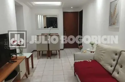 Excelente apartamento, andar alto vista para pedra da gávea,  varandão, 2 quartos, armário, suite , cozinha planejada dependência completa e garagem