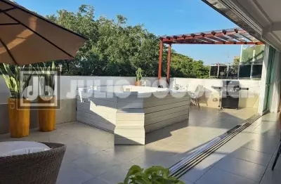 Barra da tijuca, jardim oceanico, excelente cobertura, composta por quatro quartos, sendo 2 suítes e duas vagas