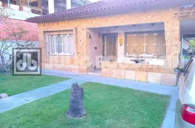 Casa em condomínio fechado com 3 quartos para alugar na rua ituverava, anil, rio de janeiro, 174 m2 por r$ 8.500