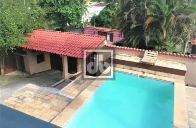 Casa em condomínio fechado com 3 quartos à venda na estrada curipos, anil, rio de janeiro, 750 m2 por r$ 890.000