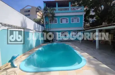 Casa em condomínio fechado com 4 quartos à venda na estrada do tindiba, pechincha, rio de janeiro, 200 m2 por r$ 790.000