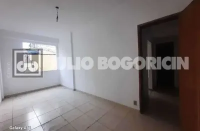 Casa com 2 quartos à venda na rua paturi, tanque, rio de janeiro, 72 m2 por r$ 220.000
