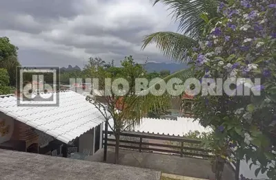 Taquara/ Bairro da Graça/ Linda casa de condomínio linear/Reformada/ Área gourmet/ 02 vagas/ Agende sua visita!