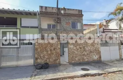 Casa em Condomínio : Triplex / Residencial / Freguesia (Jacarepagua)5quartos suite 5 banheiros sociais  dep empregada terraçao piscia churasqueira aria gourmet -314m2 -2 vagas