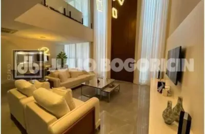 Venda - Julio Bogoricin  - Casa em Condomínio - Triplex / Residencial / Vargem Grande