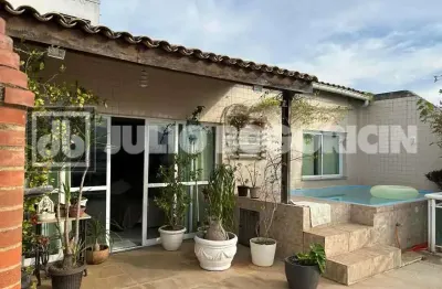 Recreio excelente cobertura linear piscina churrasqueira sala ampla 3suítes 2 vagas