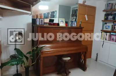 Linda cobertura condominio com total infra estrutura de lazer e segurança 3 quartos sendo 2 suites 2 vagas