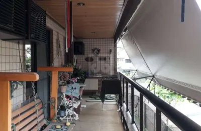 Recreio - quadra de praia - varandão - sala ampla - 03 quartos - 1suíte - próximo à transportes escolas - 2vagas