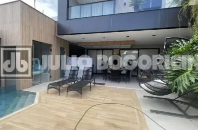 Casa triplex Condomínio Riviera Del Sol Recreio dos Bandeirantes 4 suítes