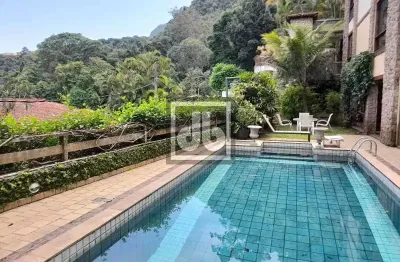 Gávea  -  casa espetacular  - próxima clinica são vicente - salões  - 4 quartos - suítes - piscina - vista deslumbrante montanhas e mar.