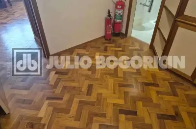 Ipanema, sala comercial com vaga na escritura, excelente prédio.