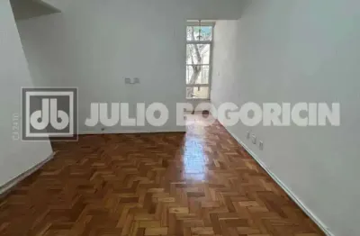 Apartamento à venda no leblon - próximo metrô e praia - 2 quartos - dependência