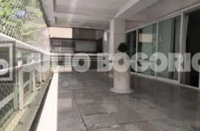 Apartamento a venda no Leblon, 3 quartos, varanda, 2 vagas, 224m2, excelente localização.