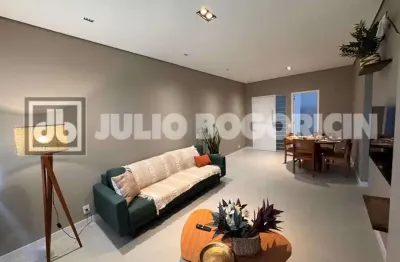 Ipanema,  N .Senhora da Paz,  reformado, 02 quartos, suíte e vaga