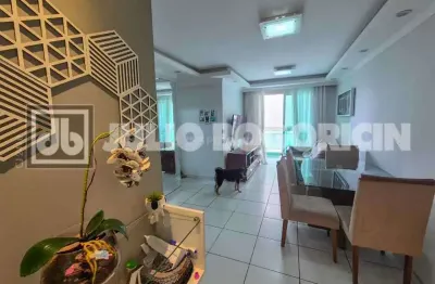 Ótima localização - junto a rua da abolição - apartamento a venda - 2 quartos (1suíte) - varanda - 1 vaga