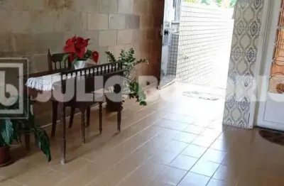 Apartamento com 2 quartos à venda na rua mário piragibe, lins de vasconcelos, rio de janeiro, 64 m2 por r$ 185.000