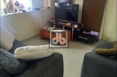 Piedade -  apartamento - 2 quartos - condomínio barato - próximo ao mercado guanabara suburbana.