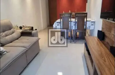 Méier - apartamento - varanda - 2 quartos (1 suíte) - blindex - armários planejados - 2 vagas garagem.