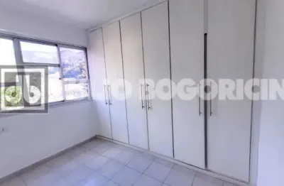 Meier - apartamento - vendo - varanda - sala - 2 quartos - lavabo - vaga