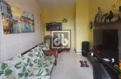 Apartamento a venda de 2 quartos vaga elevador na rua heraclito graça