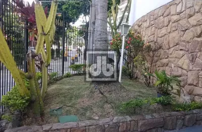 Cachambi - apartamento - a venda- varanda- 2 quartos- todo reformado-excelente oportunidade