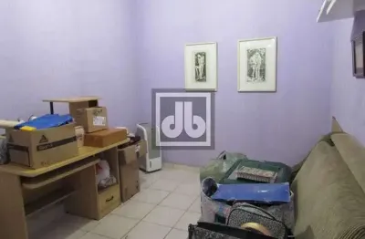 Abolição - rua ferreira leite - apartamento tipo casa 2 salas 3 quartos - garagem - churrasqueira