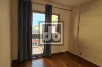 Cobertura duplex toda reformada com 135 m² vaga, piscina, suíte, dependência completa de empregada, varandão