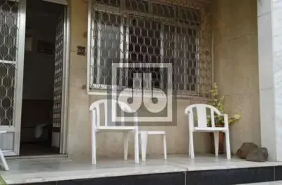 Piedade - oportunidade! casa duplex frente - casa linear fundos centro de terreno - 4 quartos (1 suíte) - 2 dependências - garagem para 4 carros