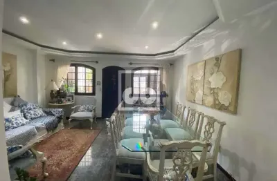 Aconchegante, varanda, 3 quartos, suíte, closet, garagem.